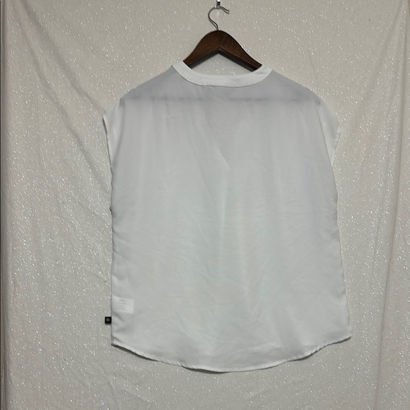 White Relaxed V-Neck Flutter Sleeve Top - Picture 3 of 3